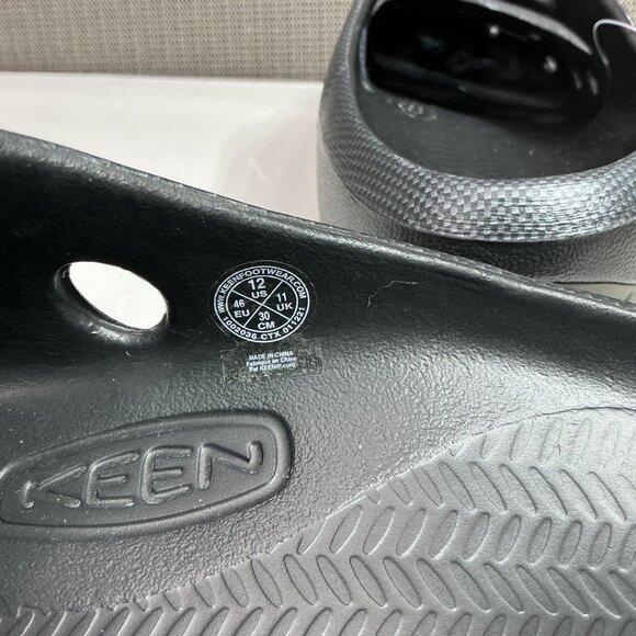 Keen Shoes Men's Sz 12 Slip On Clogs Sandals Yogui Graphite Gray/Black - Picture 5 of 8